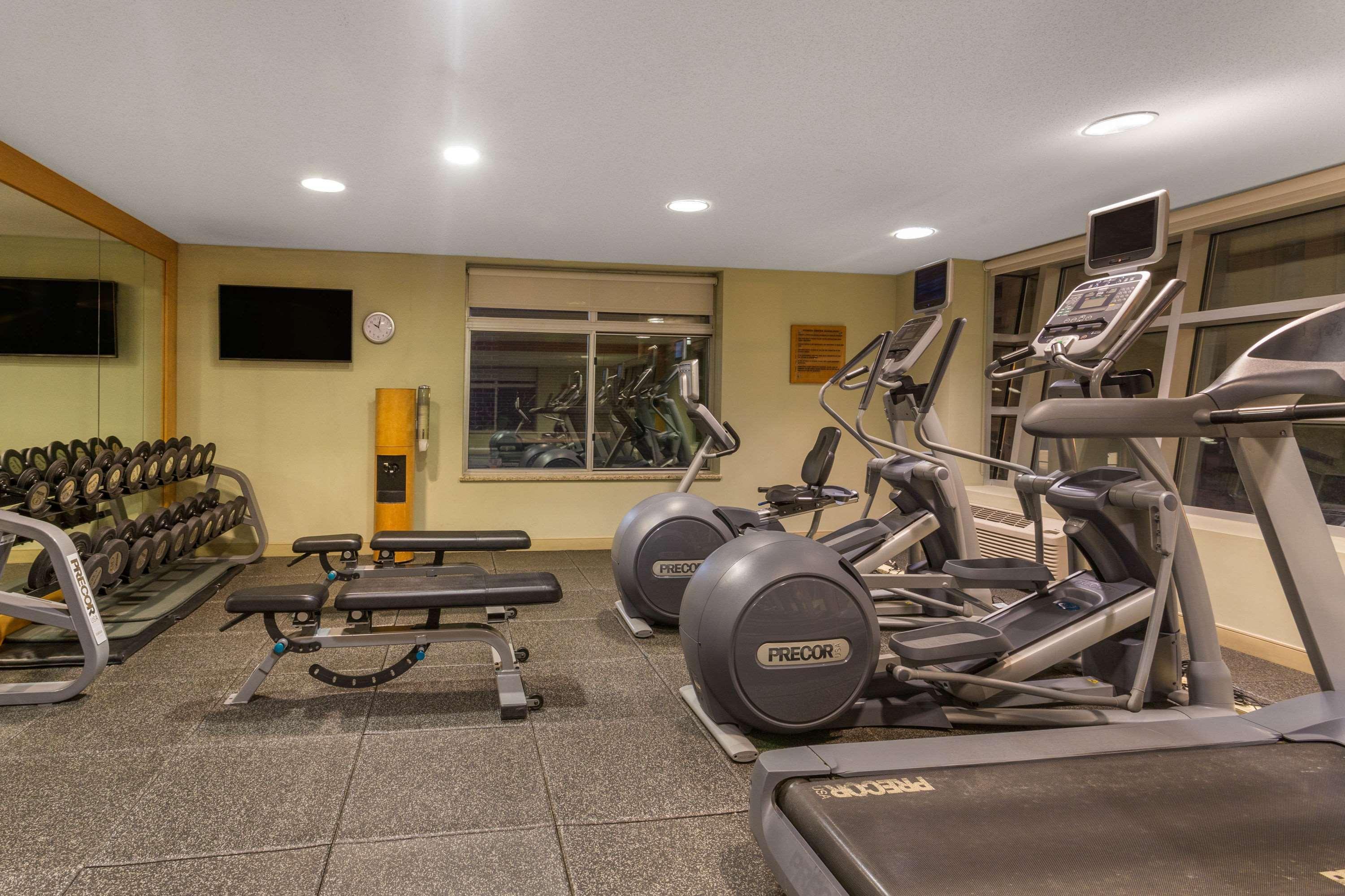 Wyndham Garden Buffalo Downtown Bagian luar foto