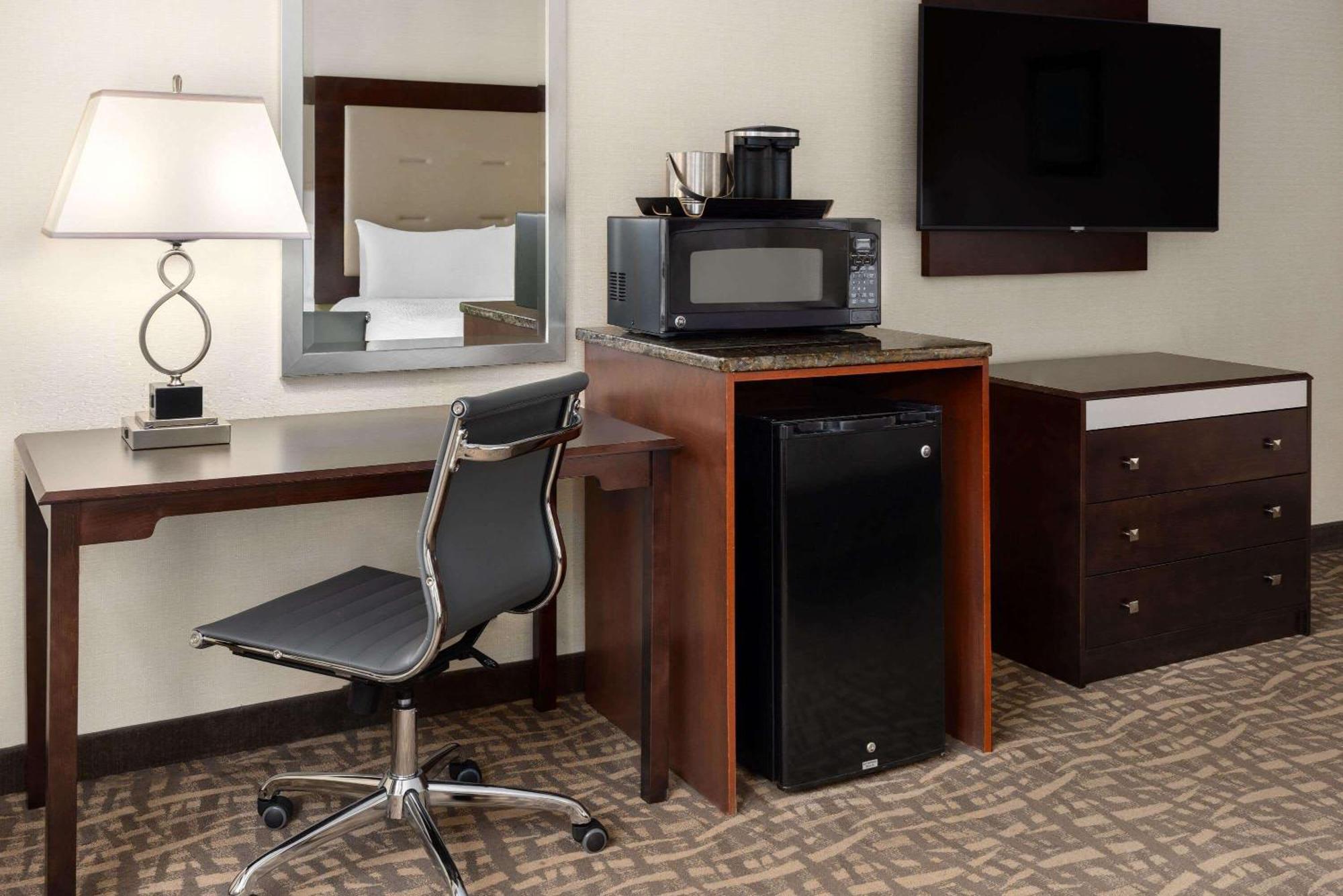 Wyndham Garden Buffalo Downtown Bagian luar foto