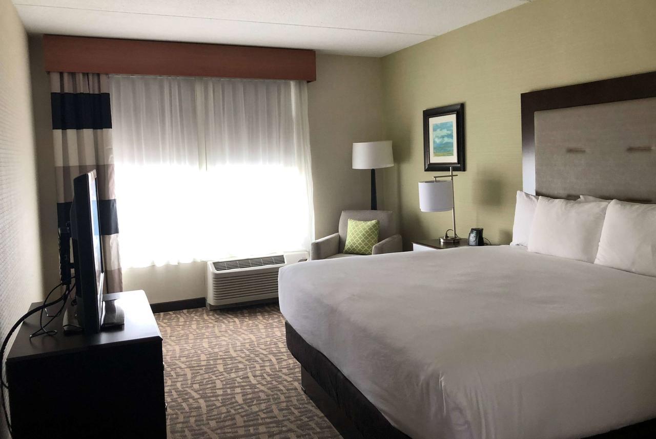 Wyndham Garden Buffalo Downtown Bagian luar foto