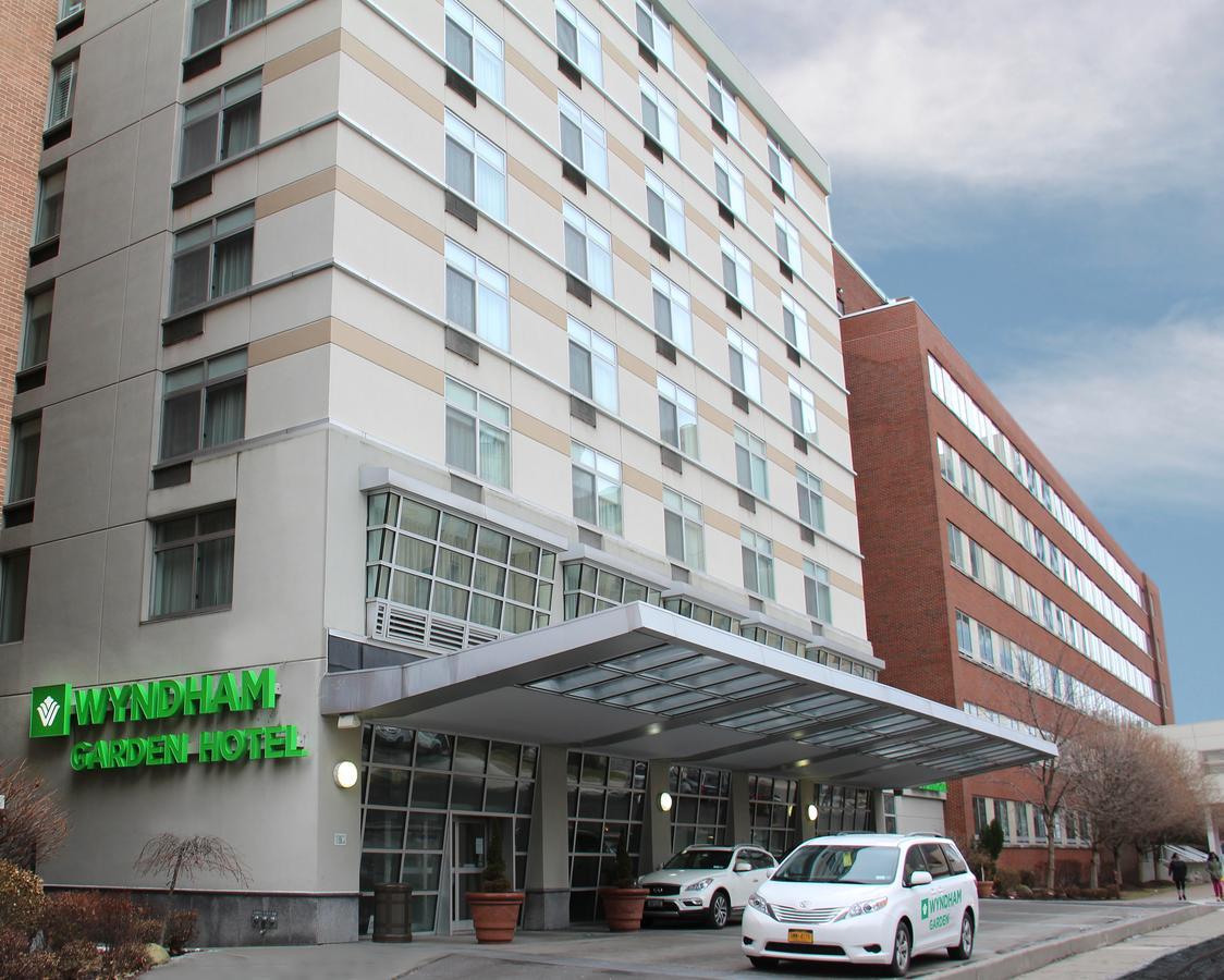 Wyndham Garden Buffalo Downtown Bagian luar foto