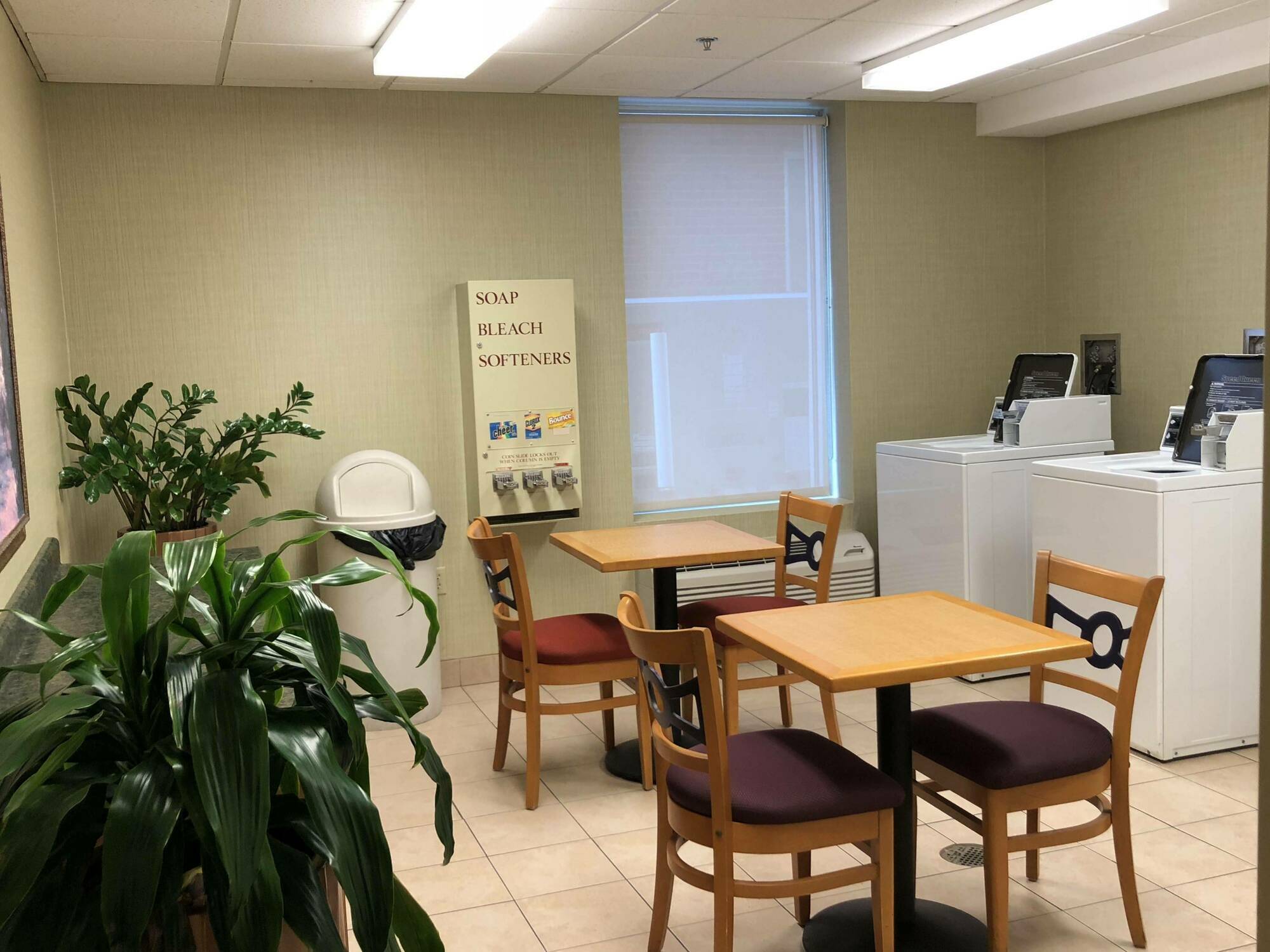 Wyndham Garden Buffalo Downtown Bagian luar foto